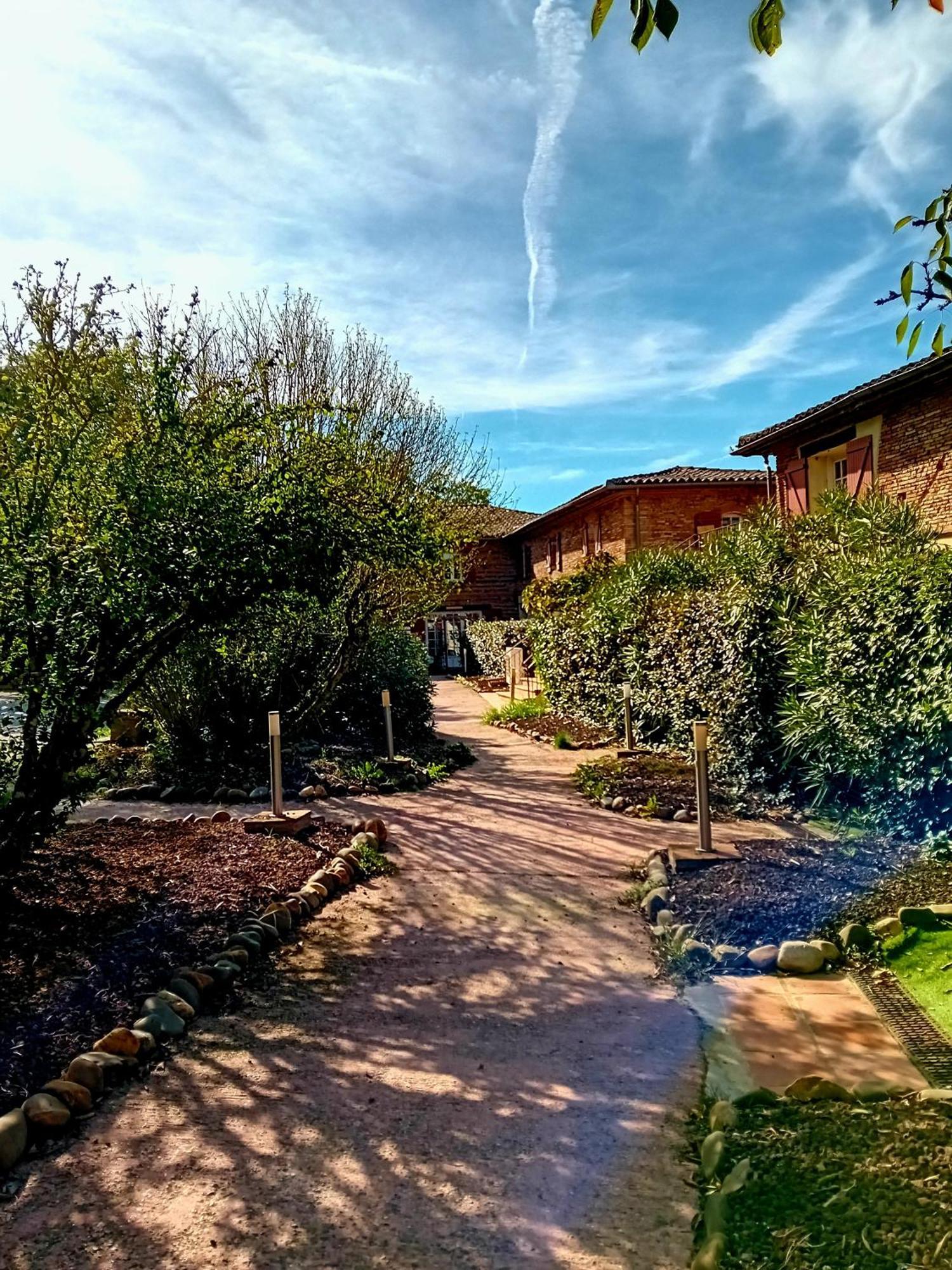 Logis Domaine De Peyrolade Bed and Breakfast Daux Eksteriør billede